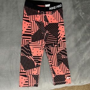 Womens Nike Pro crop leggings. Size Medium